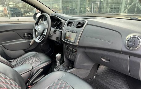 Renault Logan II, 2022 год, 1 240 000 рублей, 8 фотография