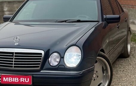 Mercedes-Benz E-Класс, 1999 год, 570 000 рублей, 1 фотография