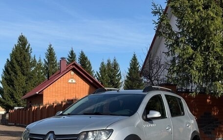 Renault Sandero II рестайлинг, 2018 год, 895 000 рублей, 1 фотография