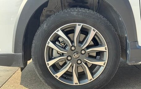 Toyota Yaris XP150 рестайлинг, 2023 год, 1 197 000 рублей, 26 фотография