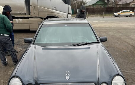 Mercedes-Benz E-Класс, 1999 год, 570 000 рублей, 2 фотография