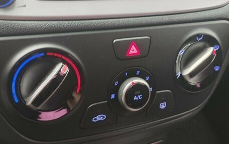 Hyundai Solaris II рестайлинг, 2018 год, 1 400 000 рублей, 17 фотография