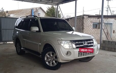 Mitsubishi Pajero IV, 2013 год, 2 700 000 рублей, 2 фотография