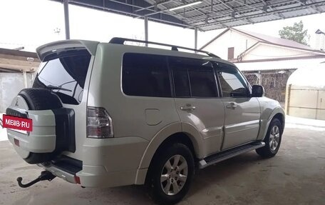Mitsubishi Pajero IV, 2013 год, 2 700 000 рублей, 3 фотография