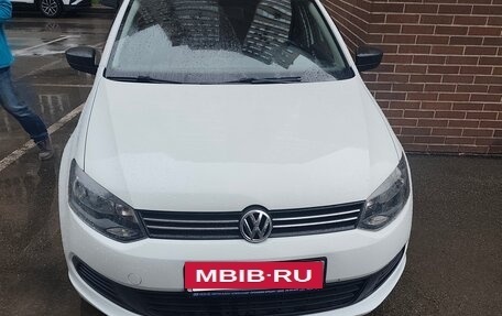 Volkswagen Polo VI (EU Market), 2014 год, 925 000 рублей, 2 фотография