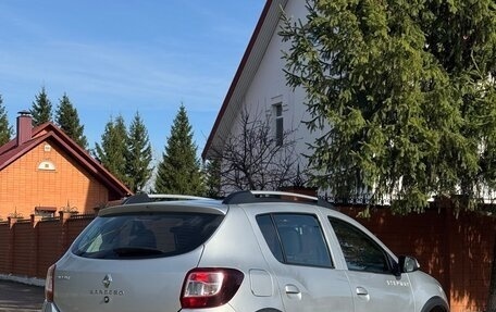 Renault Sandero II рестайлинг, 2018 год, 895 000 рублей, 2 фотография