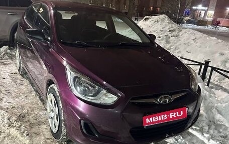 Hyundai Solaris II рестайлинг, 2013 год, 650 000 рублей, 1 фотография