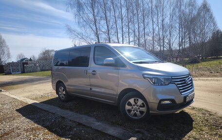 Hyundai Grand Starex Grand Starex I рестайлинг 2, 2019 год, 4 500 000 рублей, 8 фотография