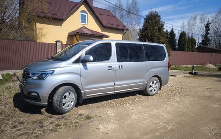 Hyundai Grand Starex Grand Starex I рестайлинг 2, 2019 год, 4 500 000 рублей, 6 фотография