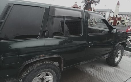 Nissan Terrano II рестайлинг, 1993 год, 250 000 рублей, 9 фотография