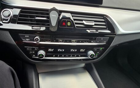 BMW 5 серия, 2019 год, 2 950 000 рублей, 16 фотография