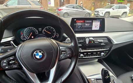 BMW 5 серия, 2019 год, 2 950 000 рублей, 17 фотография