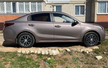 KIA Rio IV, 2019 год, 1 570 000 рублей, 3 фотография