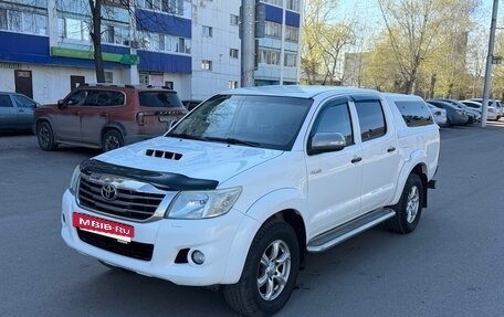 Toyota Hilux VII, 2013 год, 1 899 000 рублей, 2 фотография