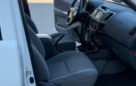 Toyota Hilux VII, 2013 год, 1 899 000 рублей, 9 фотография