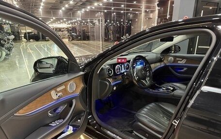 Mercedes-Benz E-Класс, 2020 год, 3 800 000 рублей, 6 фотография