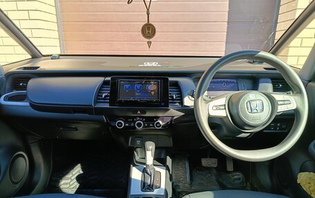 Honda Fit, 2022 год, 1 350 000 рублей, 5 фотография