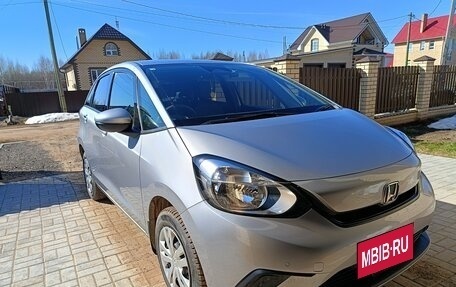 Honda Fit, 2022 год, 1 350 000 рублей, 3 фотография