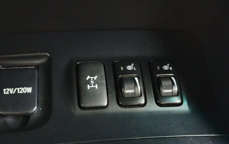 Toyota Land Cruiser Prado 120 рестайлинг, 2006 год, 1 790 000 рублей, 16 фотография