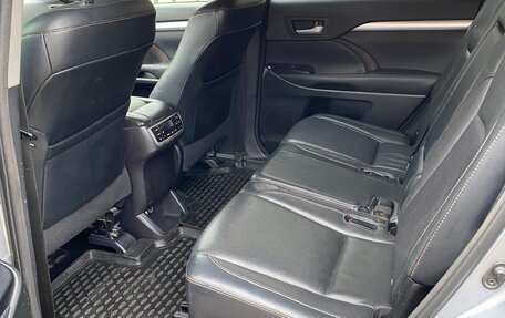 Toyota Highlander III, 2014 год, 2 600 000 рублей, 4 фотография