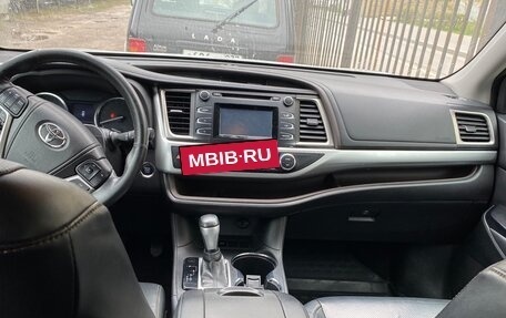 Toyota Highlander III, 2014 год, 2 600 000 рублей, 5 фотография