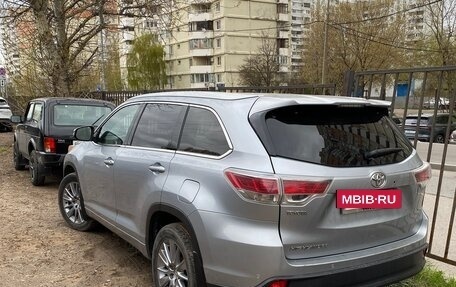Toyota Highlander III, 2014 год, 2 600 000 рублей, 2 фотография