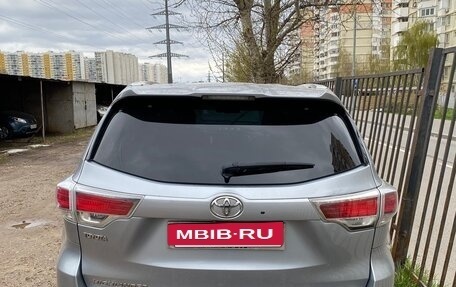 Toyota Highlander III, 2014 год, 2 600 000 рублей, 3 фотография