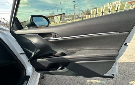 Toyota Camry, 2019 год, 2 350 000 рублей, 9 фотография