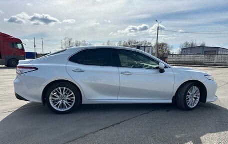 Toyota Camry, 2019 год, 2 350 000 рублей, 5 фотография