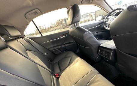 Toyota Camry, 2019 год, 2 350 000 рублей, 8 фотография