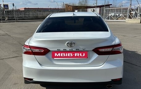Toyota Camry, 2019 год, 2 350 000 рублей, 11 фотография