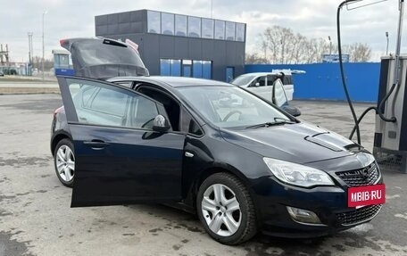 Opel Astra J, 2011 год, 520 000 рублей, 3 фотография