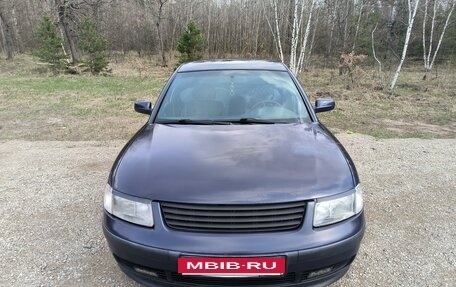 Volkswagen Passat B5+ рестайлинг, 1997 год, 320 000 рублей, 2 фотография