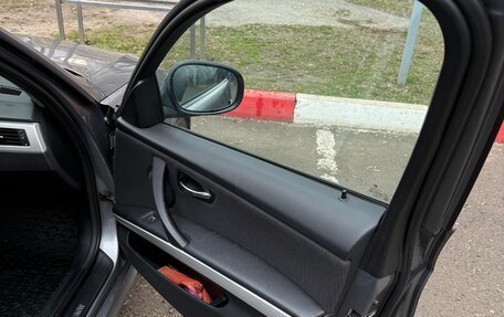 BMW 3 серия, 2010 год, 950 000 рублей, 17 фотография