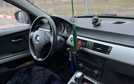 BMW 3 серия, 2010 год, 950 000 рублей, 19 фотография