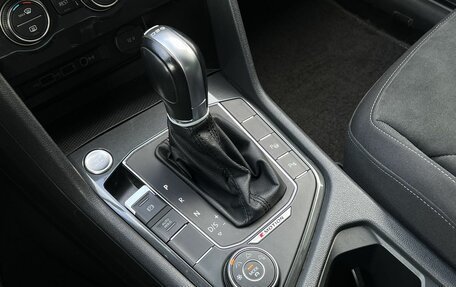 Volkswagen Tiguan II, 2018 год, 2 890 000 рублей, 28 фотография