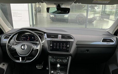 Volkswagen Tiguan II, 2018 год, 2 890 000 рублей, 22 фотография