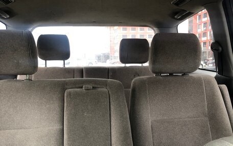 Toyota Estima III рестайлинг -2, 2002 год, 650 000 рублей, 11 фотография