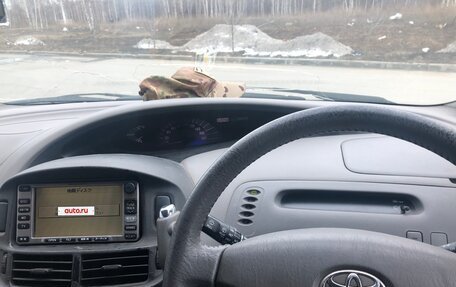 Toyota Estima III рестайлинг -2, 2002 год, 650 000 рублей, 13 фотография