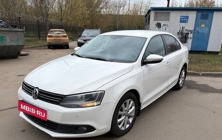 Volkswagen Jetta VI, 2012 год, 800 000 рублей, 2 фотография