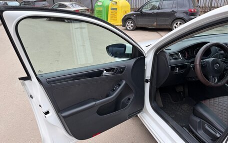 Volkswagen Jetta VI, 2012 год, 800 000 рублей, 13 фотография