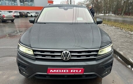 Volkswagen Tiguan II, 2018 год, 3 000 000 рублей, 1 фотография
