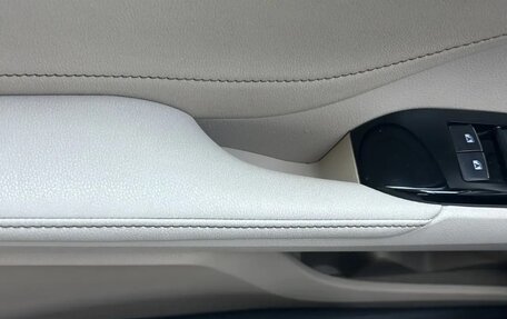 Toyota Camry, 2019 год, 3 200 000 рублей, 7 фотография