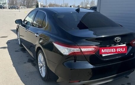 Toyota Camry, 2019 год, 3 200 000 рублей, 3 фотография