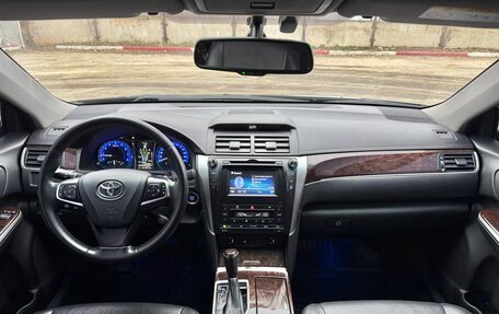 Toyota Camry, 2017 год, 34 фотография