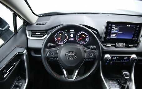 Toyota RAV4, 2021 год, 3 590 000 рублей, 12 фотография