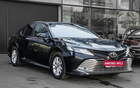 Toyota Camry, 2019 год, 2 299 000 рублей, 3 фотография