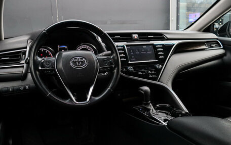 Toyota Camry, 2019 год, 2 299 000 рублей, 18 фотография