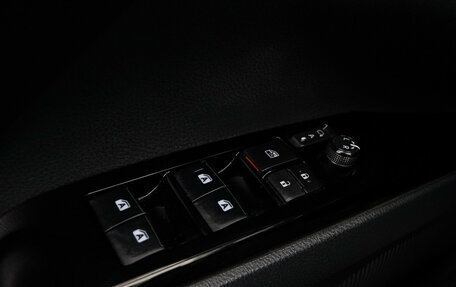 Toyota Camry, 2019 год, 2 299 000 рублей, 14 фотография