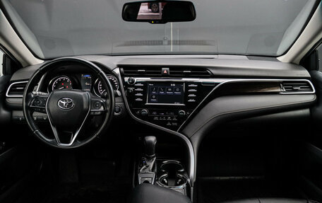 Toyota Camry, 2019 год, 2 299 000 рублей, 19 фотография